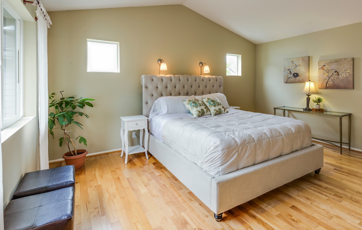 <p>How to Clean Your Headboard: Our Expert Guide</p>